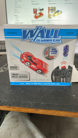 ŚWIECĄCY Samochód jeżdżący po SUFICIE ŚCIANIE