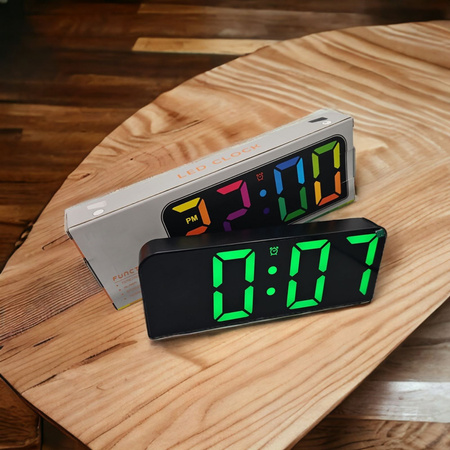 ELEKTRONICZNY ZEGAREK ŚCIENNY BUDZIK Z PILOTEM 12 x RGB KOLOR